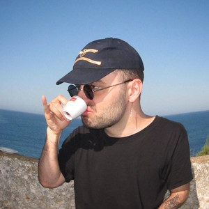 女卜亻𠃋便所盗撮peeping
